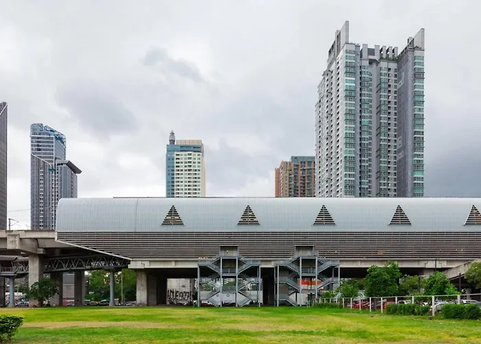 Apartment 53fl Skyview With King Bed Pool And Gym Mrt200m