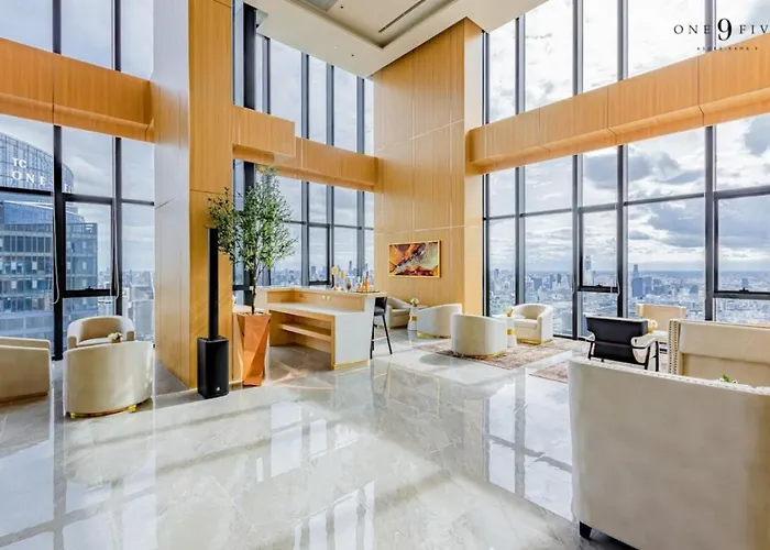 53fl Skyview With King Bed Pool And Gym Mrt200m *