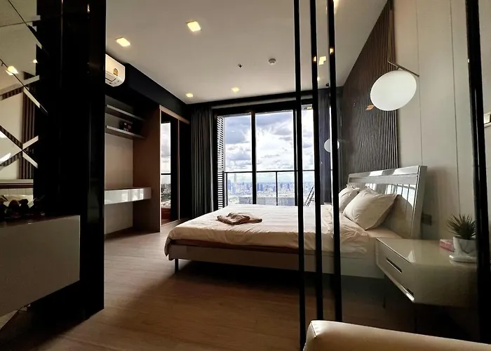 53fl Skyview With King Bed Pool And Gym Mrt200m Apartment